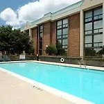 La Quinta Inn & Suites Dallas Nw I-35E